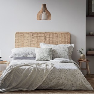 William Morris Pure Pimpernel in Light Grey Bedding
